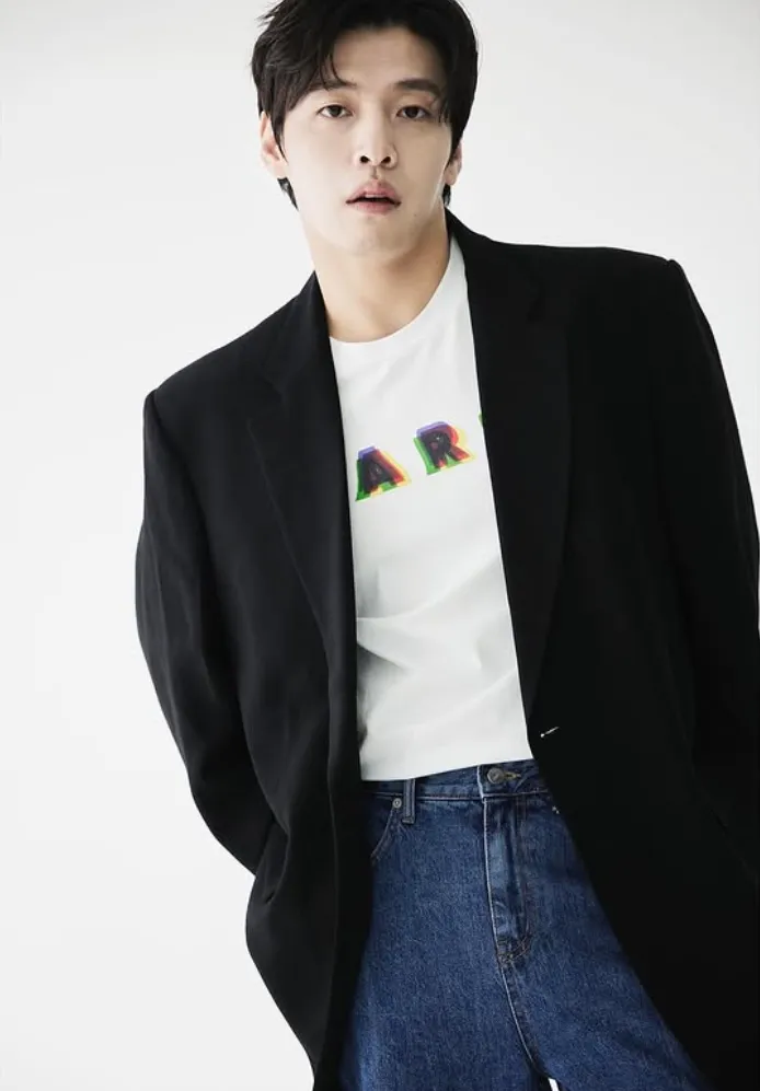 韓国俳優カン・ハヌル