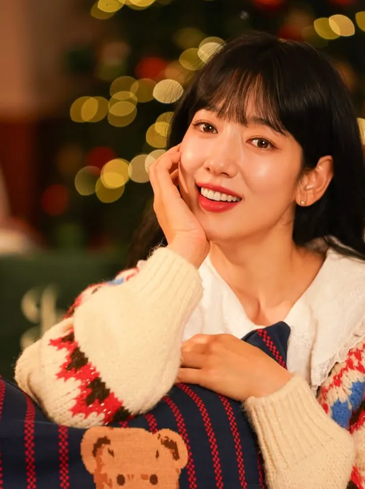 韓国女優パク・シネ