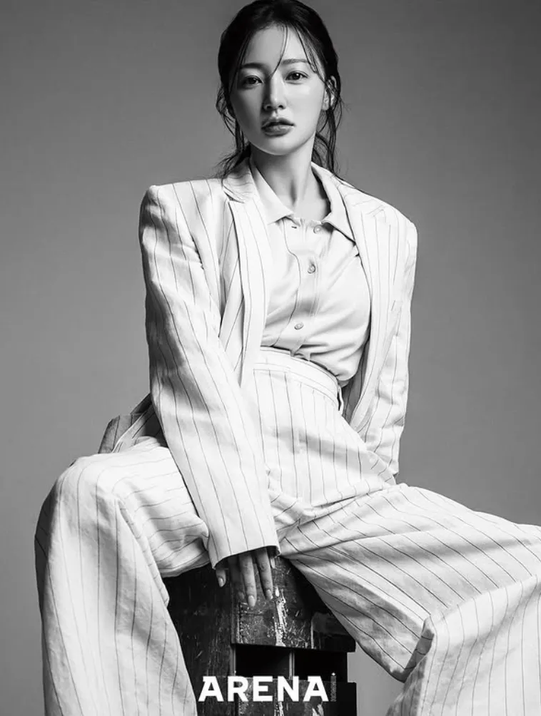 韓国女優ソン・ハユン
