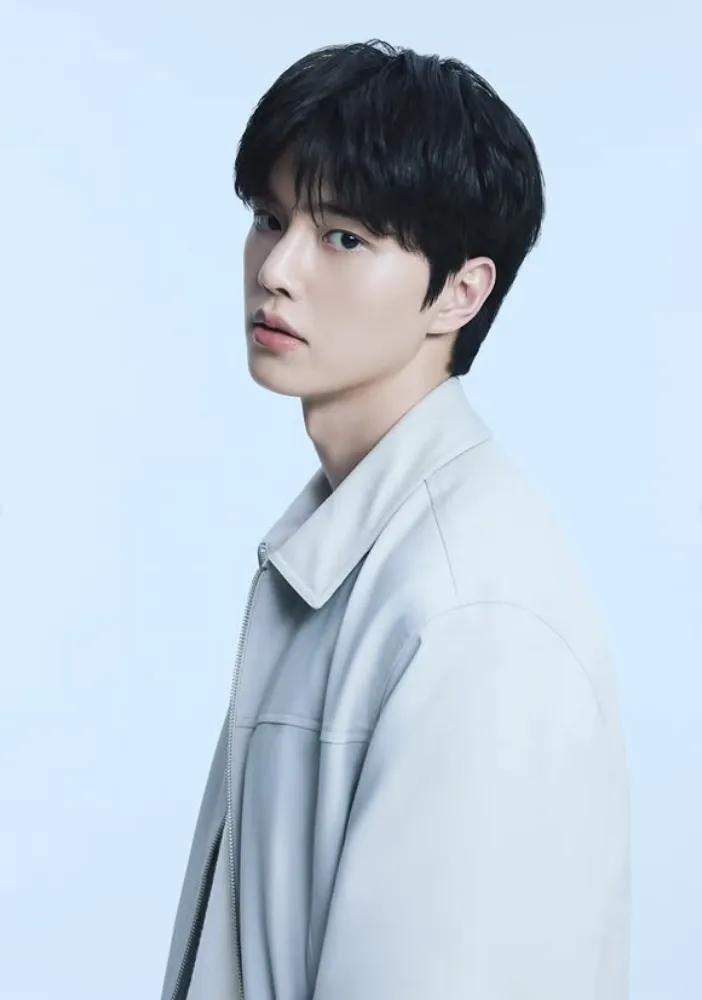 韓国俳優ソン・ガン