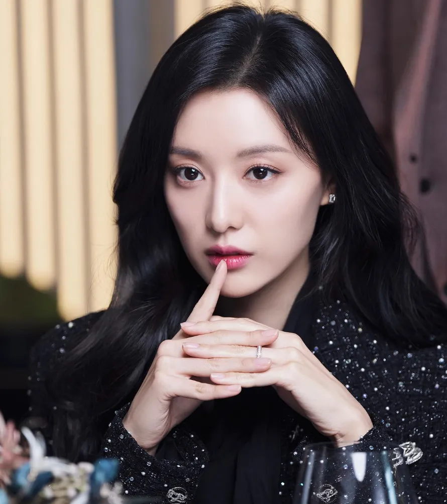 韓国女優キム・ジウォン
