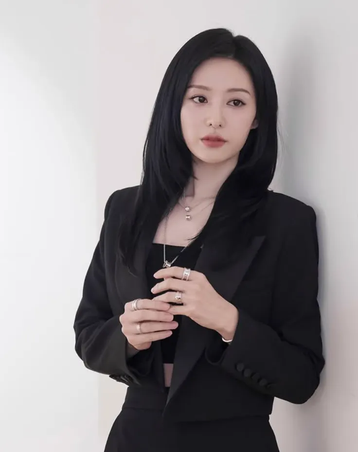韓国女優キム・ジウォン