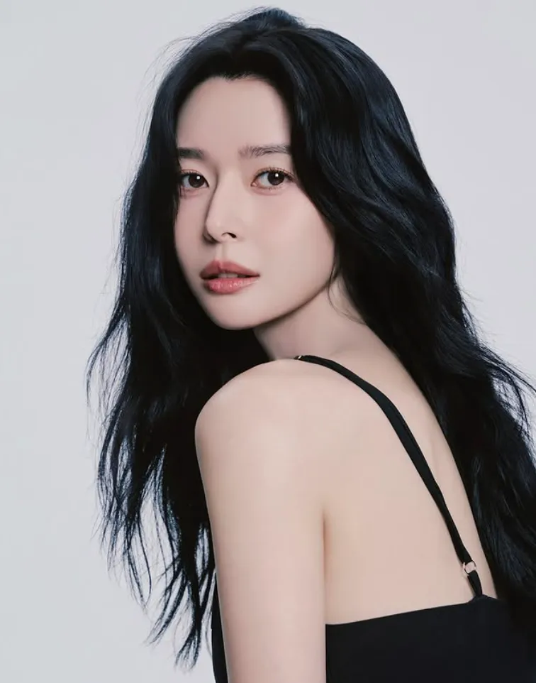 韓国女優クォン・ナラ