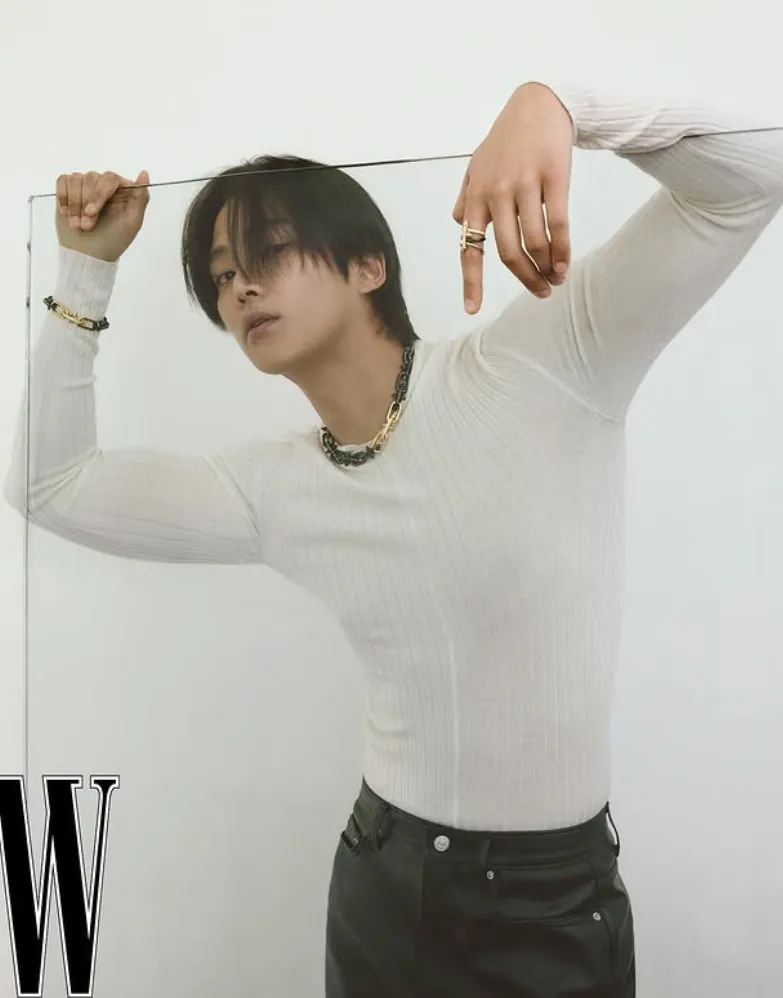韓国俳優ロウン