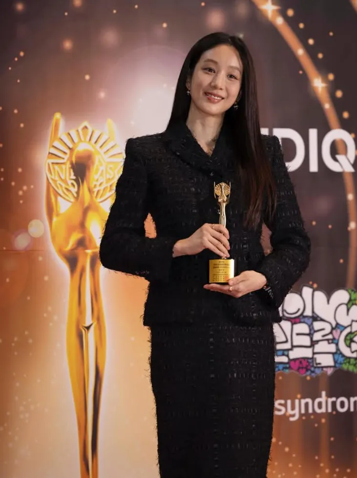 韓国女優チョン・リョウォン