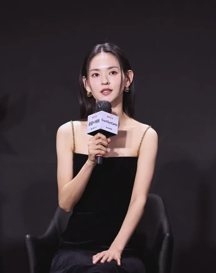韓国女優キム・ユネ
