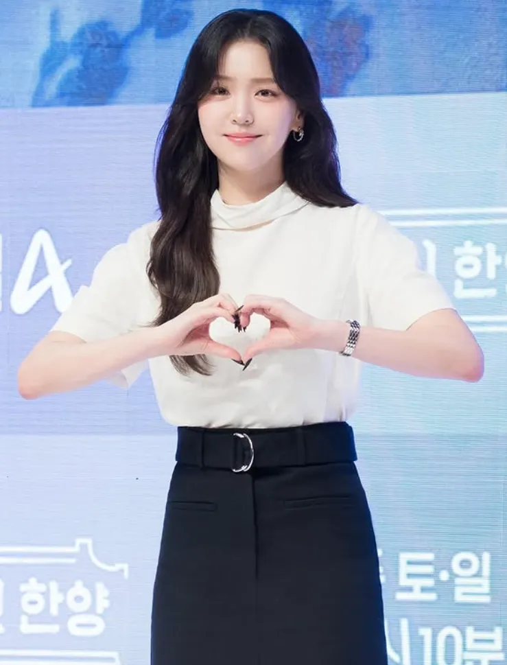 韓国女優キム・ジウン