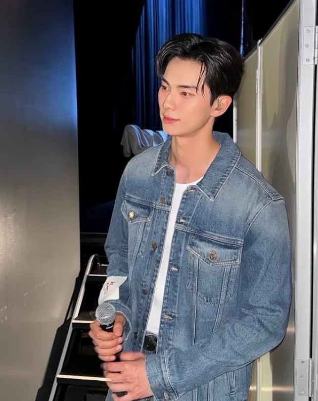 韓国俳優イ・チェミン(Lee ChaeMin)