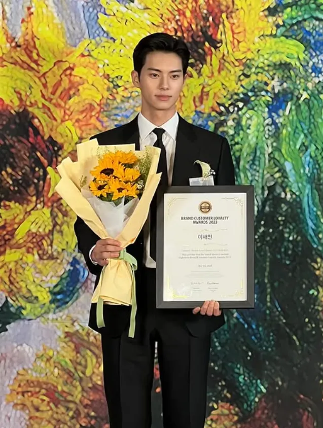 韓国俳優イ・チェミン(Lee ChaeMin)