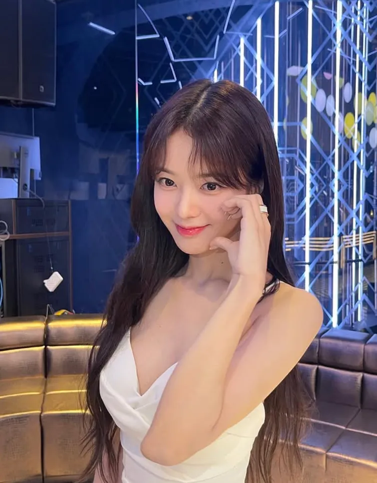 韓国女優ノ・ジョンウィ