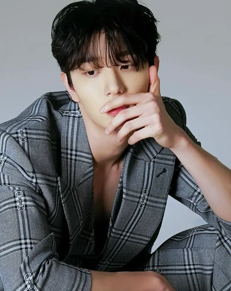 韓国俳優キム・ジェウォン