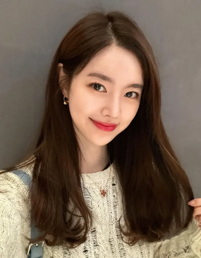 韓国女優チン・セヨン