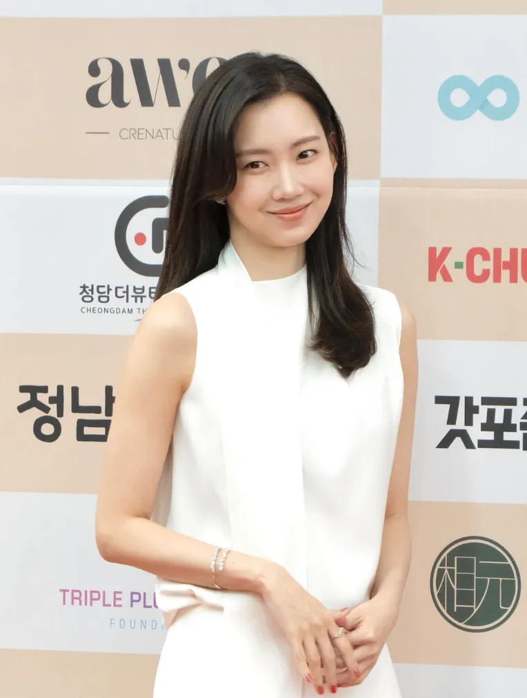 韓国女優シン・ヒョンビン