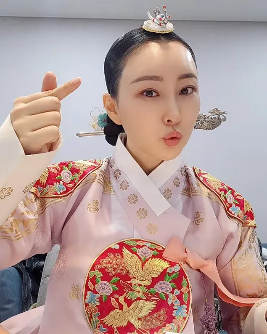 韓国ドラマ『世子が消えた』ユ・セレ(王妃ユン氏役)