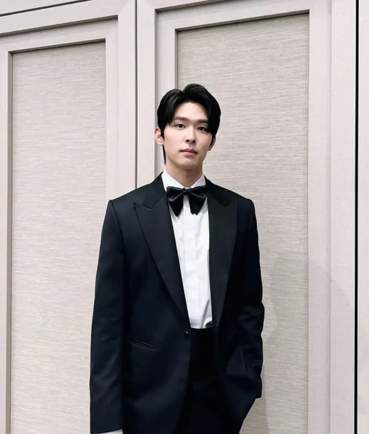 韓国俳優イ・シウ