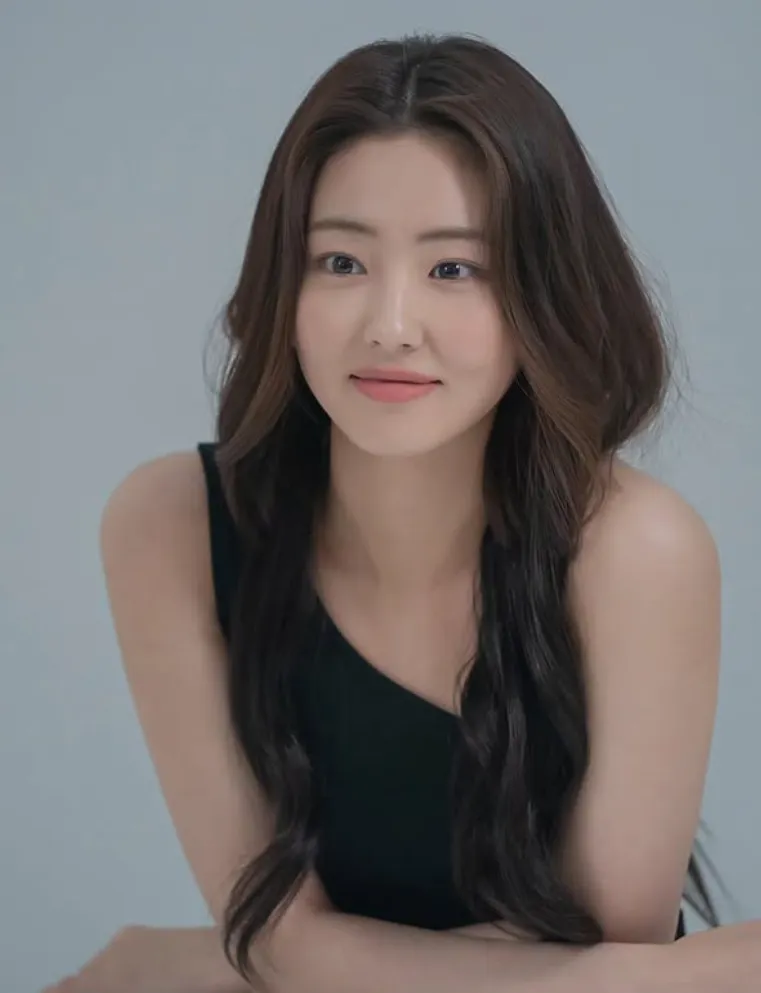 韓国女優ハ・ユリ