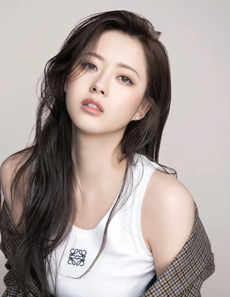 韓国女優コ・アラ