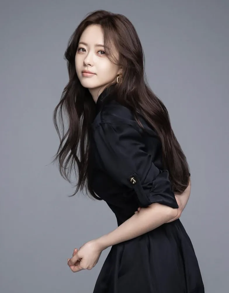 韓国女優コ・アラ