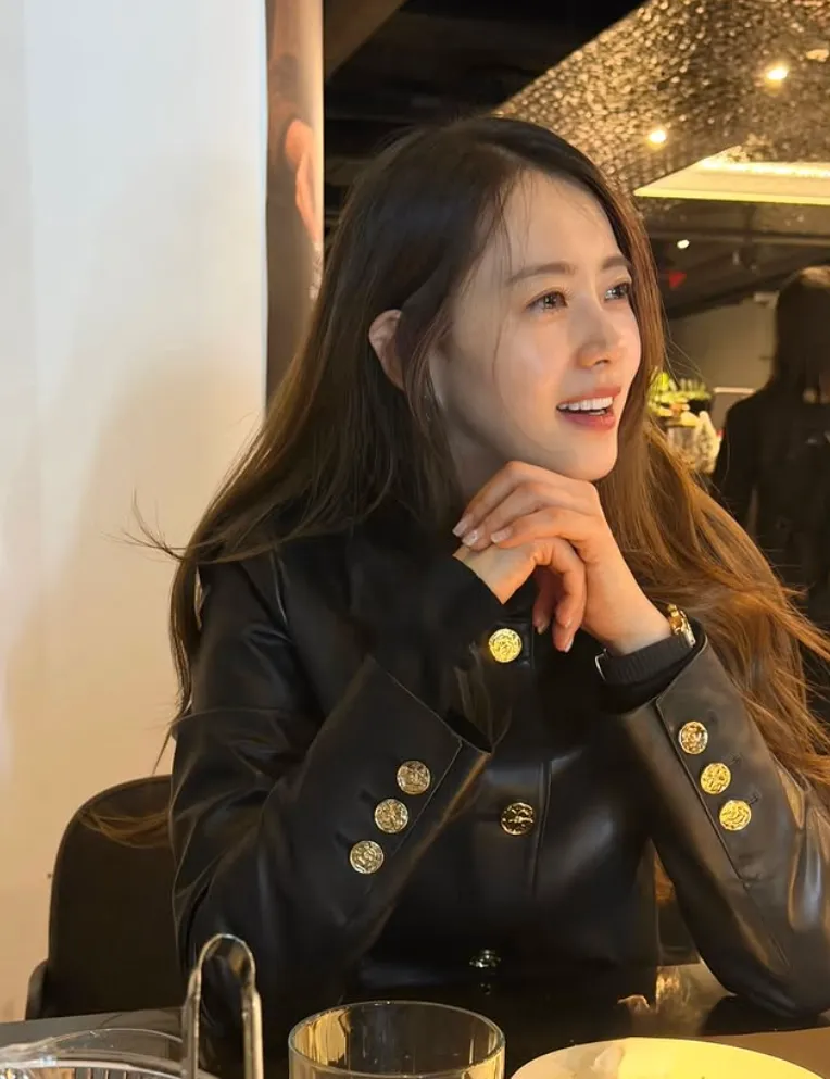 韓国女優コ・アラ