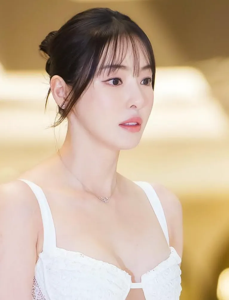 韓国女優イ・ダヒ