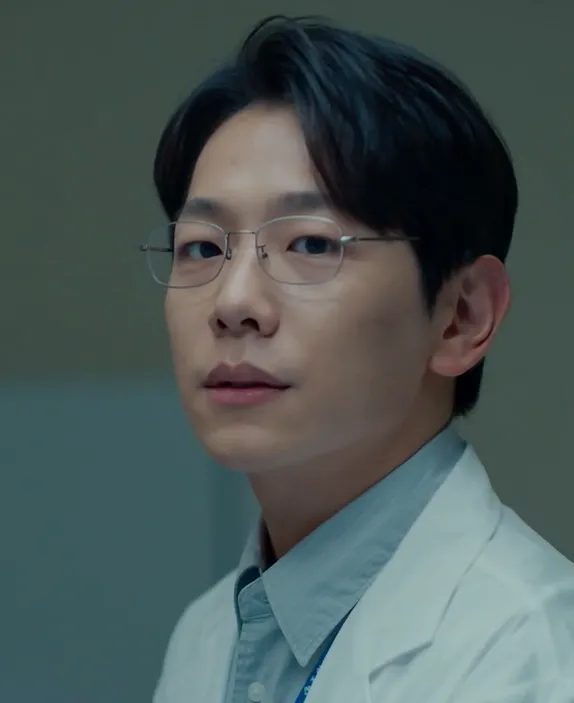 韓国ドラマ『労務士ノ・ムジン』キャスト｜シン・ジュヒョプ(パク・ヒョンス役)