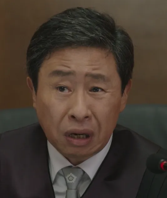 韓国ドラマ『プロボノ:アナタの正義救います!』キャスト|イ・デヨン(クク判事役)