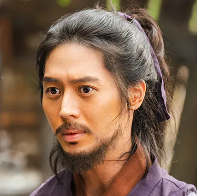 韓国ドラマ『暴君のシェフ(Bon Appetit, Your Majesty)』キャスト｜イ・ジュアン(コンギル役)