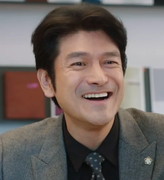 韓国ドラマ『コンフィデンスマンKR(Confidence Queen)』キャスト｜イ・ジフン(ペ弁護士役)