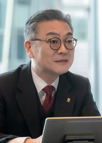 韓国ドラマ『エスクァイア：弁護士を夢見る弁護士たち』キャスト｜キム・ウィソン(コ・スンチョル役)