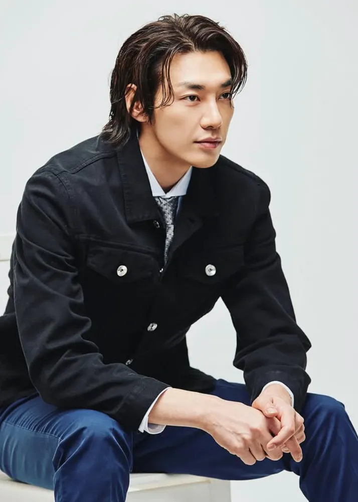 韓国の俳優キム・ヨングァン