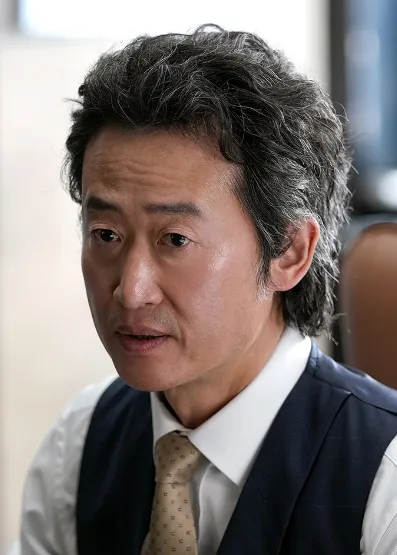 『ソウルの家から大企業に通うキム部長の物語』キャスト｜ユ・スンモク(ペク・ジョンテ役)