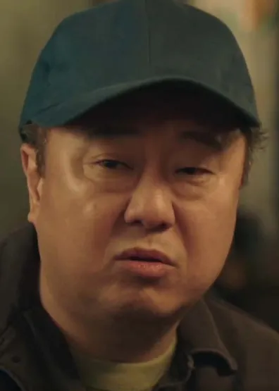 『ソウルの家から大企業に通うキム部長の物語』キャスト｜パク・スヨン