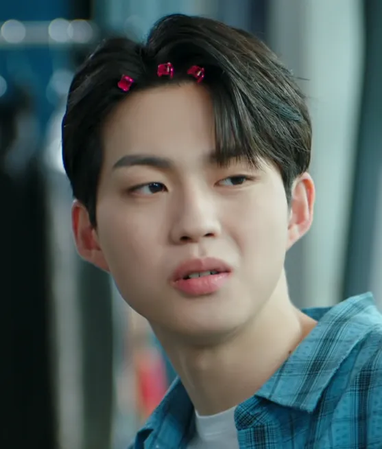 韓国ドラマ『アイドルアイ』キャスト｜チェ・ゴン(イ・ヨンビン役)
