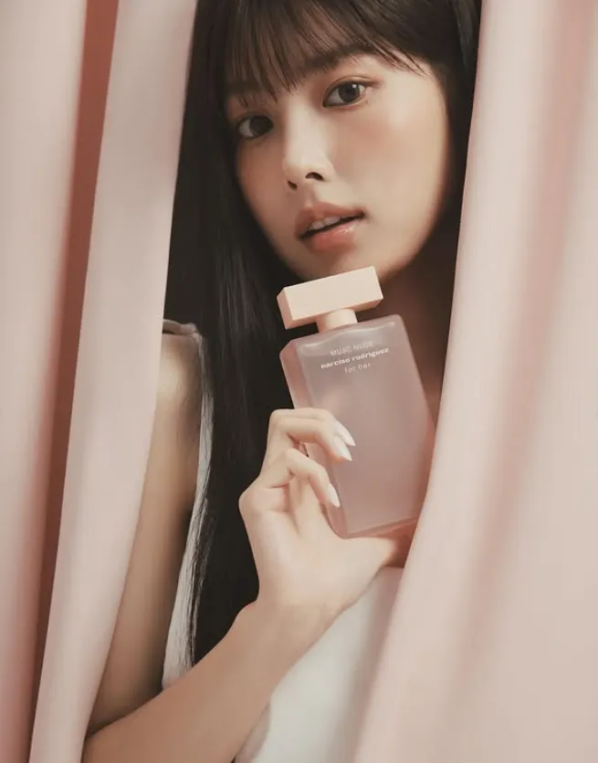 韓国女優カン・ヘウォン