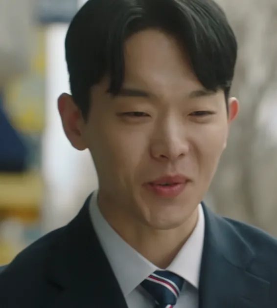 『ソウルの家から大企業に通うキム部長の物語』キャスト|イ・ギュソン