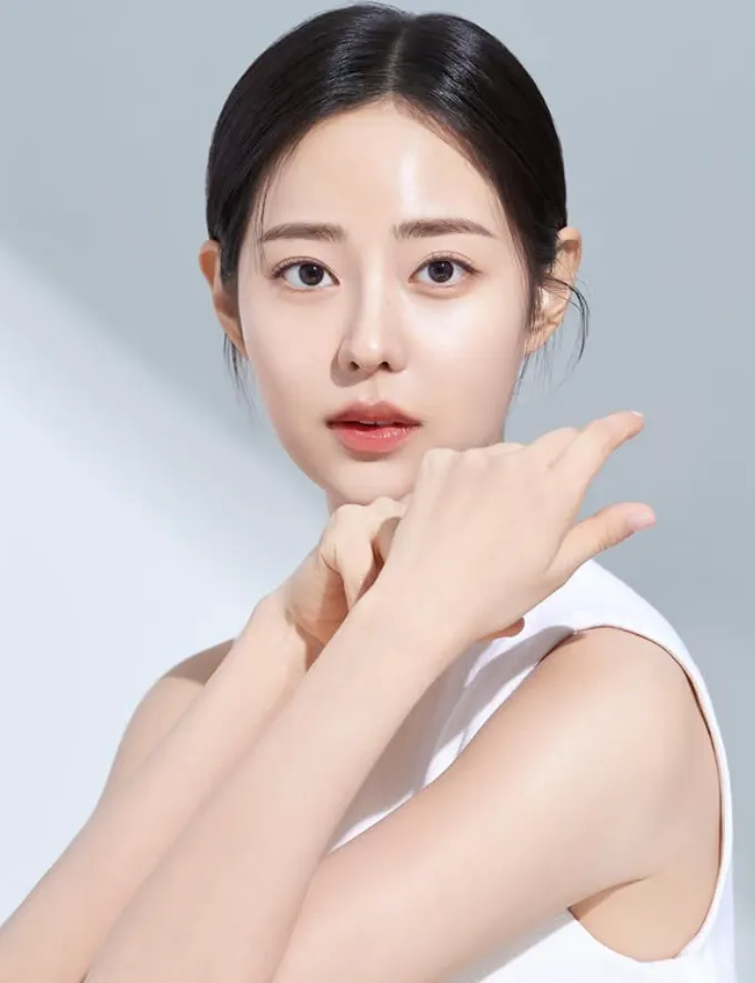 韓国女優シン・スルギ