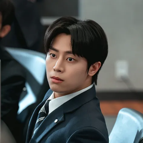 韓国ドラマ『Missホンは潜入調査中』キャスト|ハン・スホ(ナム・ドンギ役)