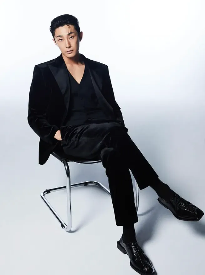 韓国俳優ペ・ナラ