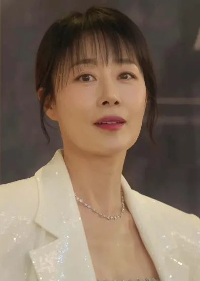 韓国ドラマ『未婚男女の効率的な出会い』キャスト｜ムン・ジョンヒ(ソン・ジョンア役)