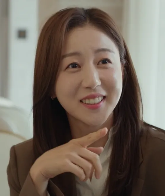 韓国ドラマ『未婚男女の効率的な出会い』キャスト｜イ・アジュ