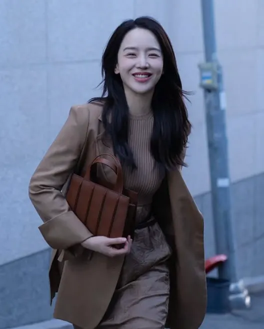 韓国ドラマ『サラ・キムという女』キャスト|シン・ヘソン(サラ・キム役)