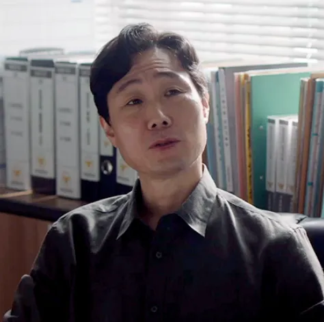 韓国ドラマ『韓国でビルオーナーになる方法』キャスト｜シン・ムンソン(クム・ヨンフン役)