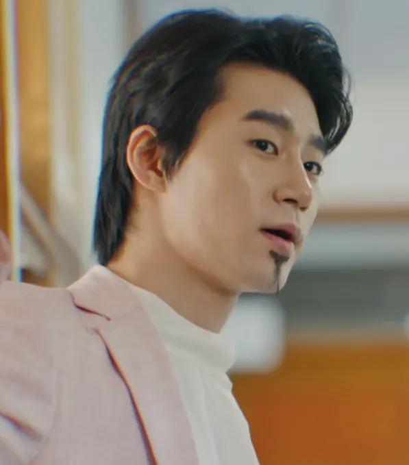 韓国ドラマ『ロマンスの絶対値』キャスト|チョン・シホン(ハ・イドゥン役)