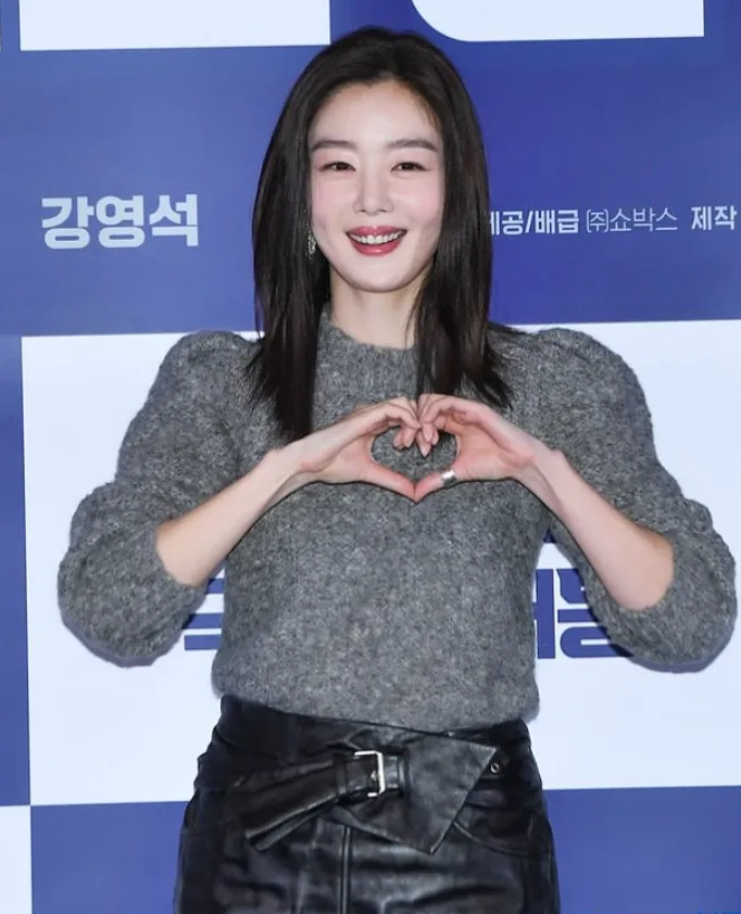 韓国ドラマ『みんなが自分の無価値さと闘っている』キャスト｜ハン・ソナ(チャン・ミラン役)