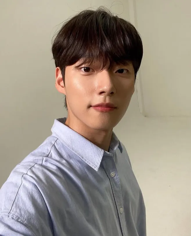 韓国ドラマ『本日も完売しました』キャスト|ユン・ジェチャン(ファン・ギホン役)