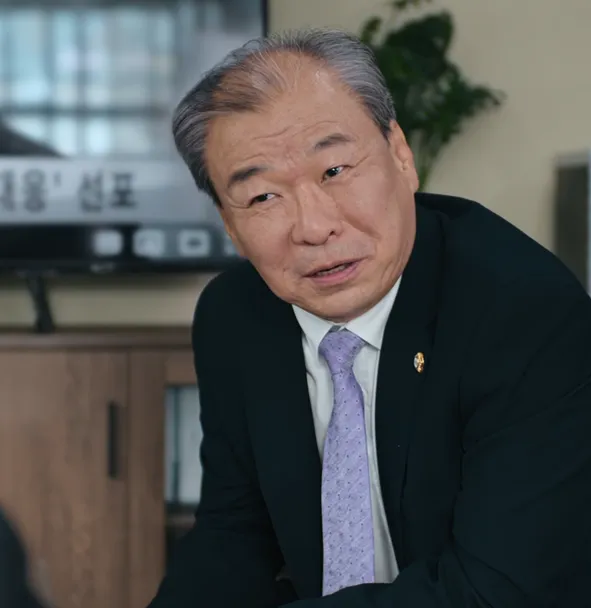 韓国ドラマ『鉄槌教師』キャスト|キム・ビョンチュン(イ・チョルミョン役)