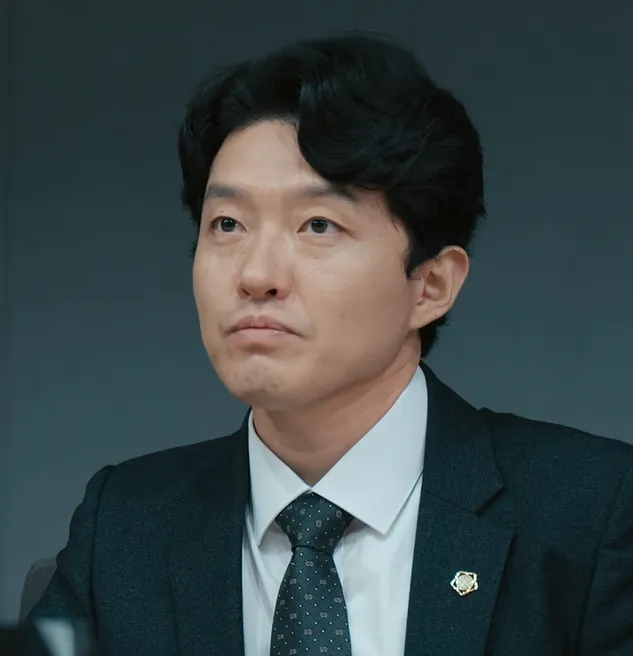 韓国ドラマ『鉄槌教師』キャスト|キム・ダフィン(弁護士役)