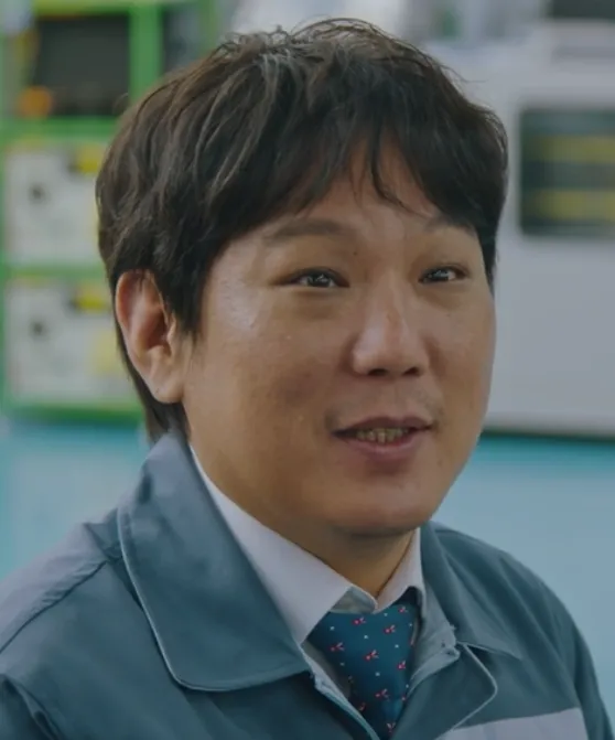 韓国ドラマ『残念ながら明日も出勤です!』キャスト|キム・ギナム(製造チーム長役)