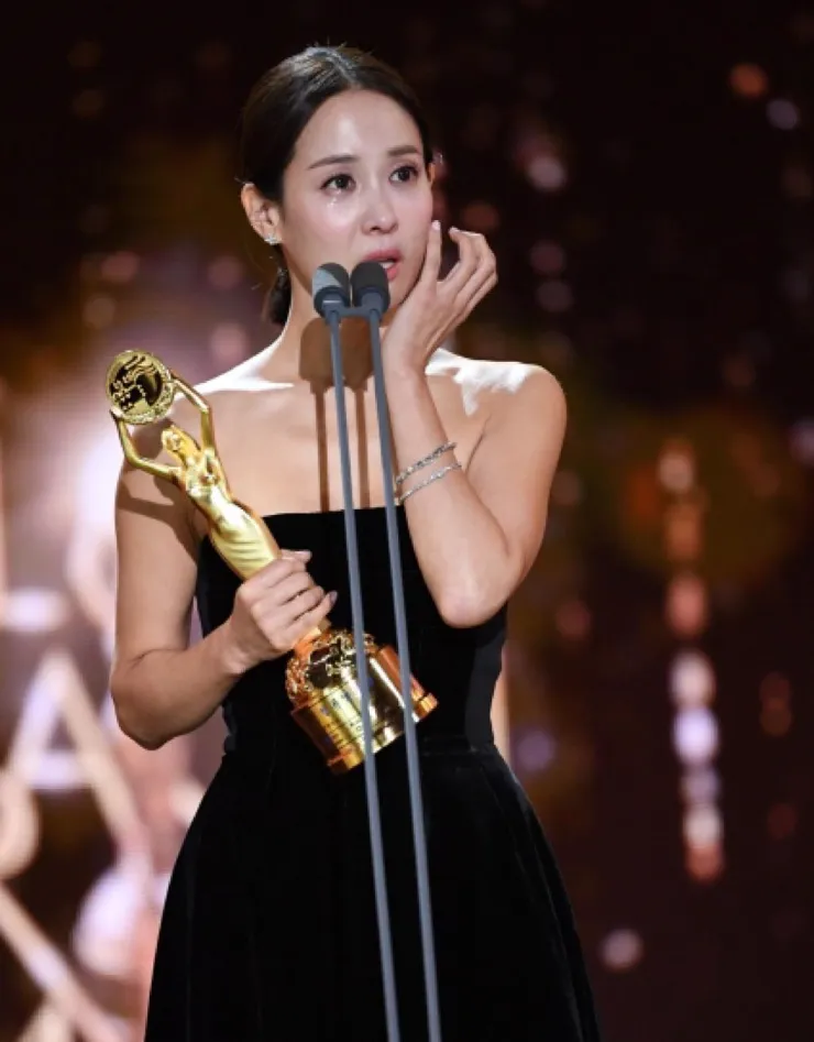 韓国女優チョ・ヨジョン